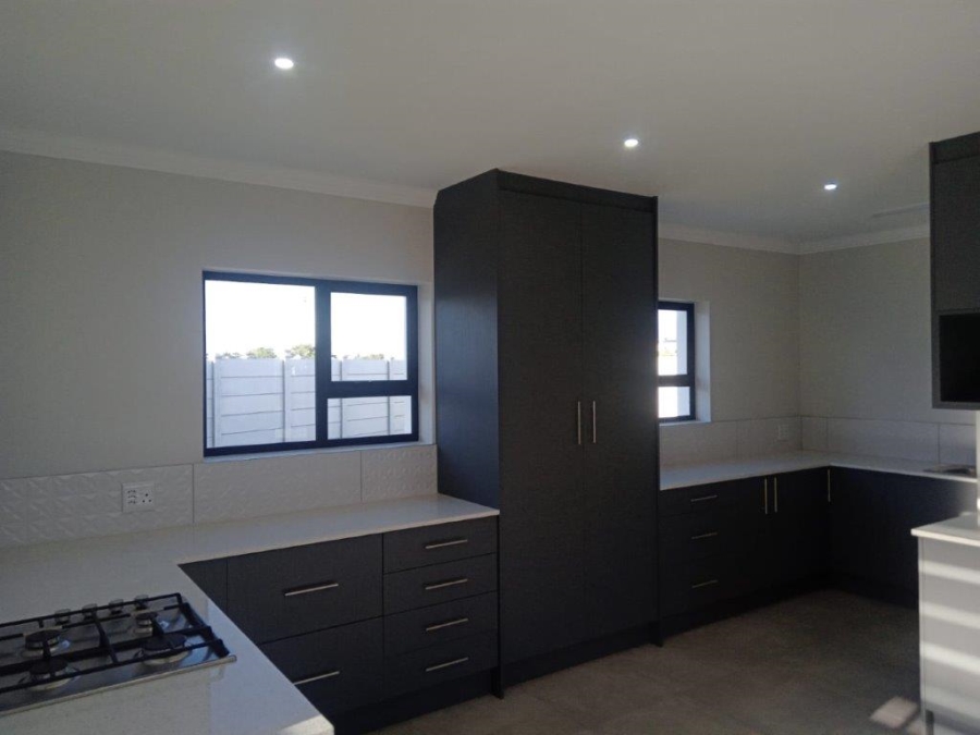 3 Bedroom Property for Sale in Paradise Beach Eastern Cape